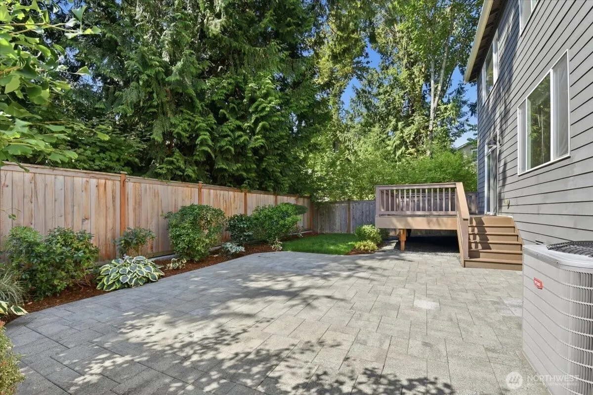 17211 NE 117th Way , Redmond, WA 98052