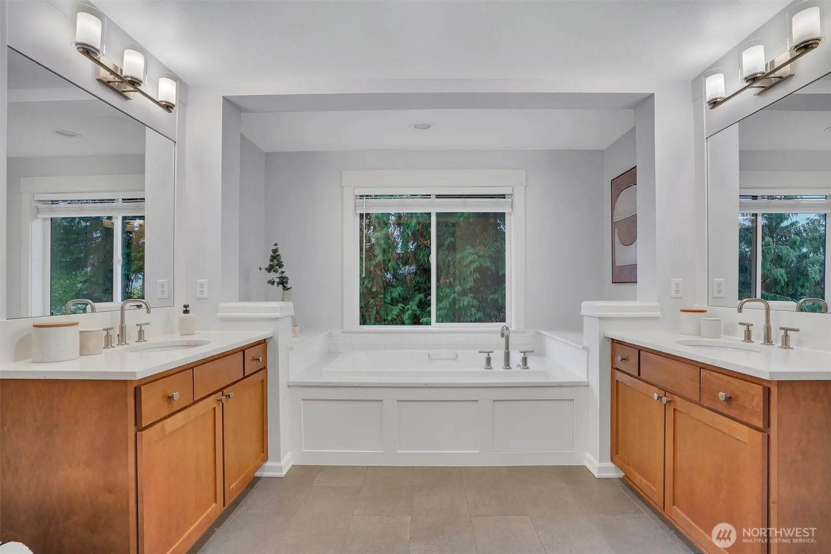 17211 NE 117th Way , Redmond, WA 98052