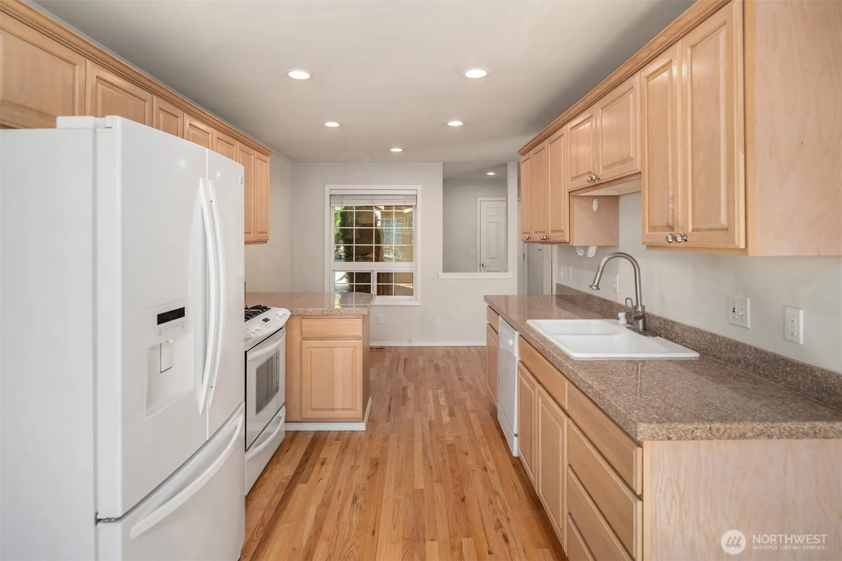 13809 SE 255th Place , Kent, WA 98042