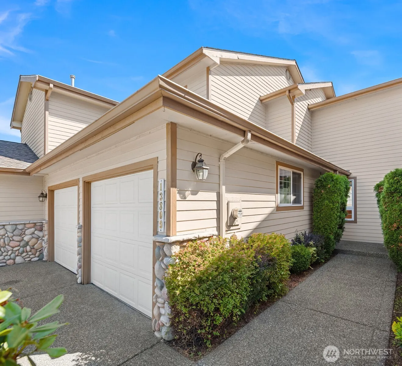 13809 SE 255th Place , Kent, WA 98042