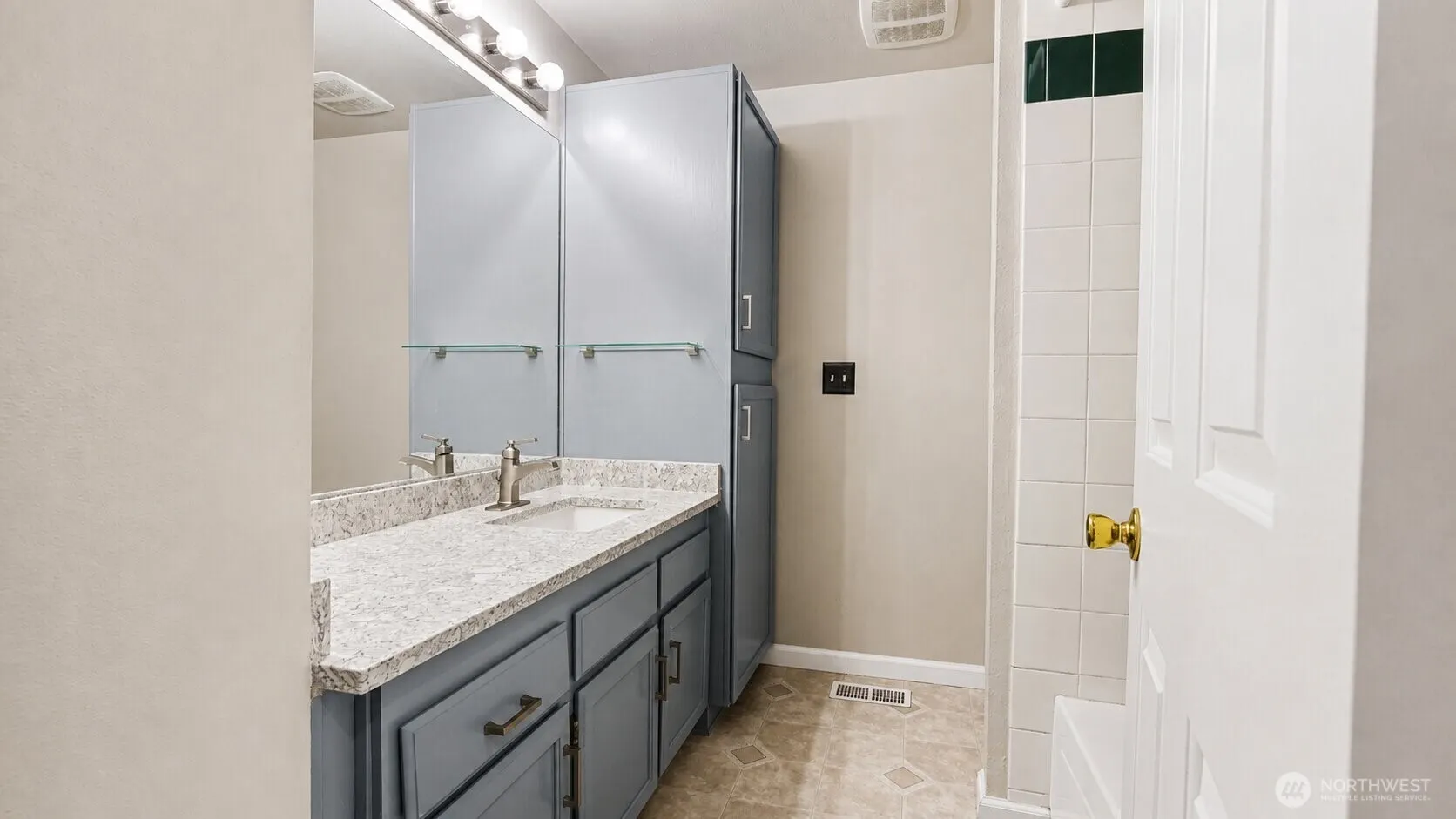 23406 100th Avenue SE #A103, Kent, WA 98031-3214