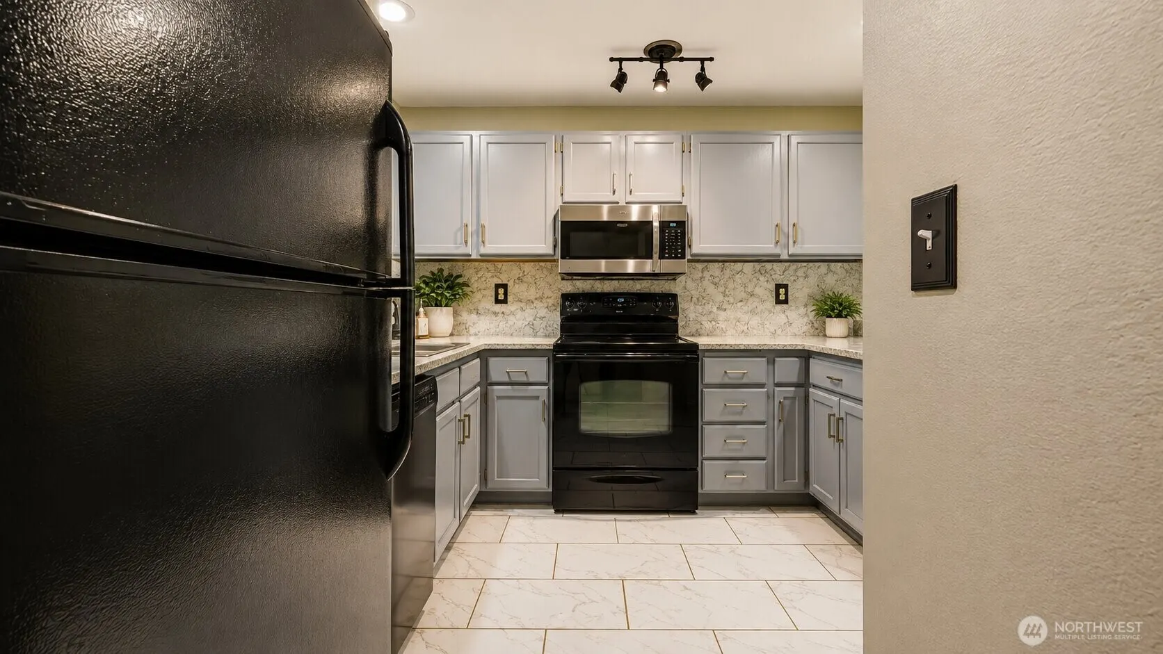 23406 100th Avenue SE #A103, Kent, WA 98031-3214