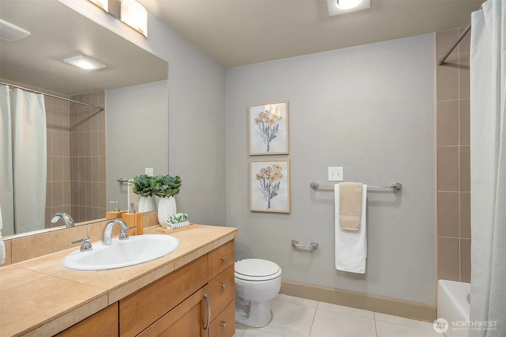 1880 25th Avenue NE #210, Issaquah, WA 98029
