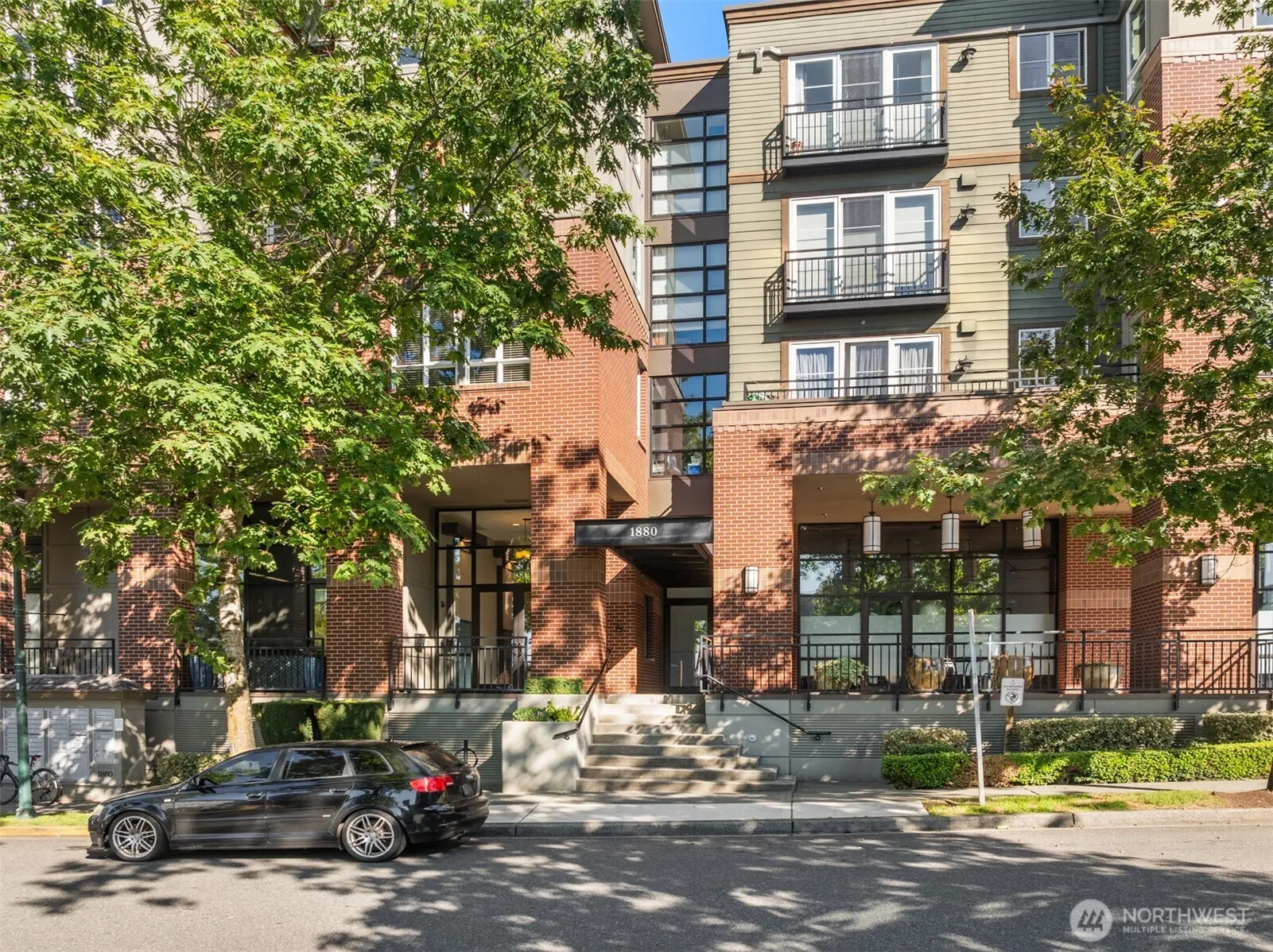1880 25th Avenue NE #210, Issaquah, WA 98029