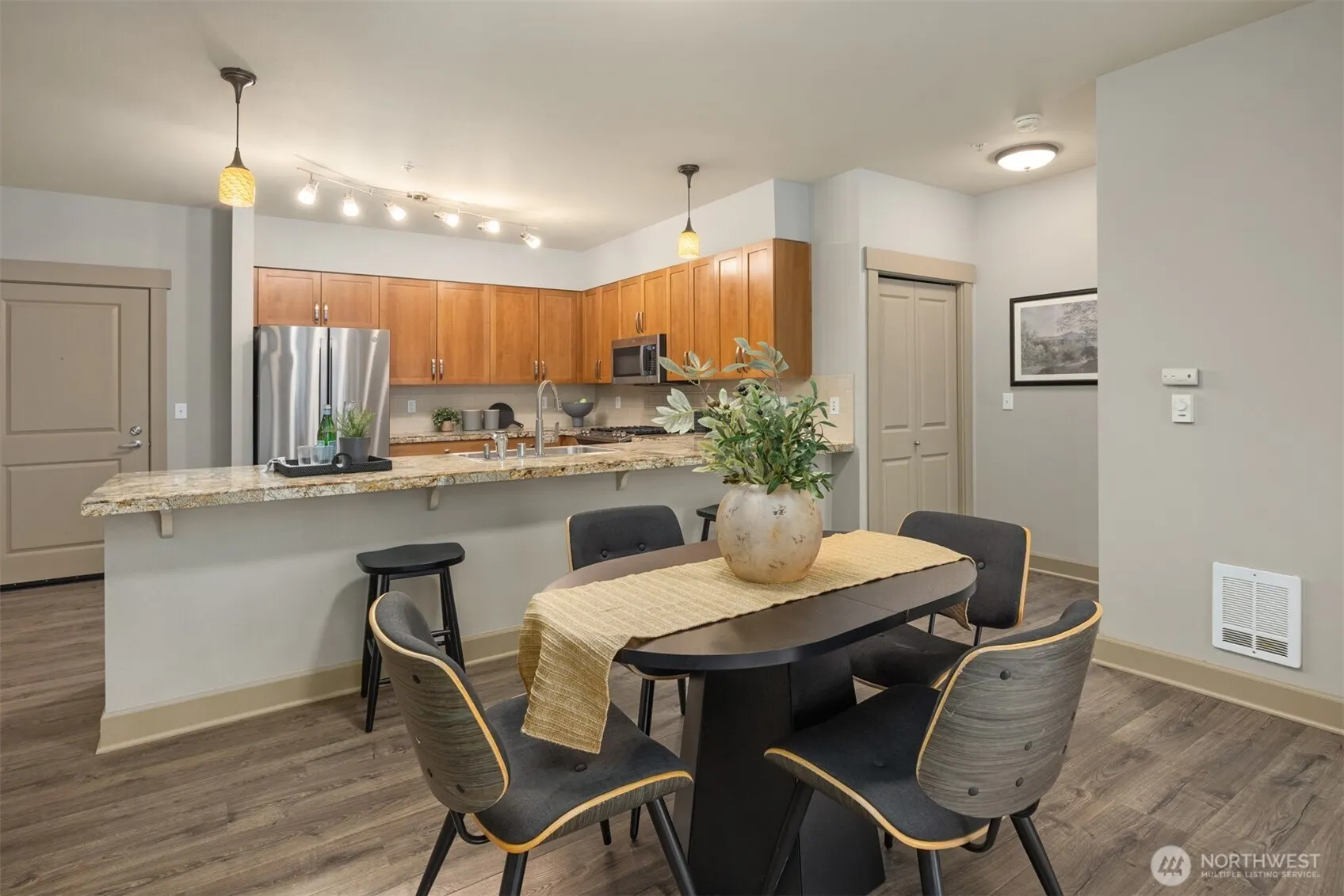 1880 25th Avenue NE #210, Issaquah, WA 98029