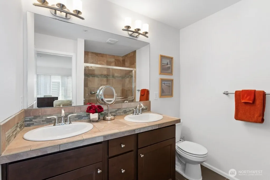 10372 156th Place NE #101, Redmond, WA 98052