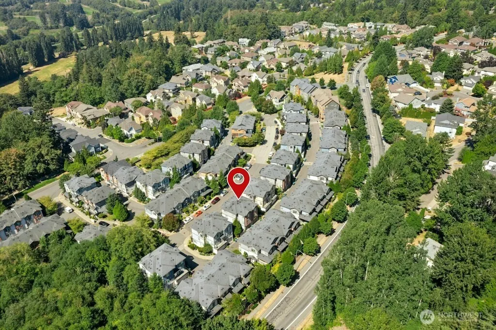 10372 156th Place NE #101, Redmond, WA 98052
