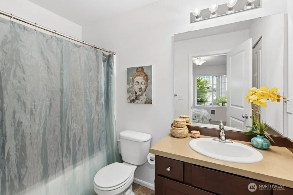 10372 156th Place NE #101, Redmond, WA 98052