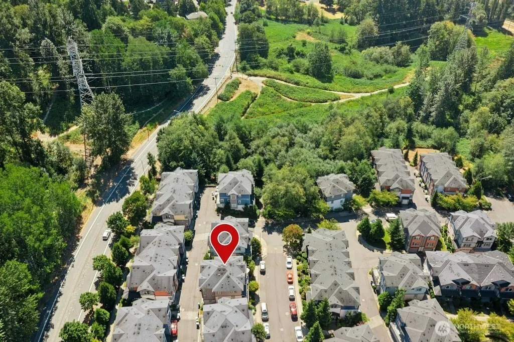 10372 156th Place NE #101, Redmond, WA 98052
