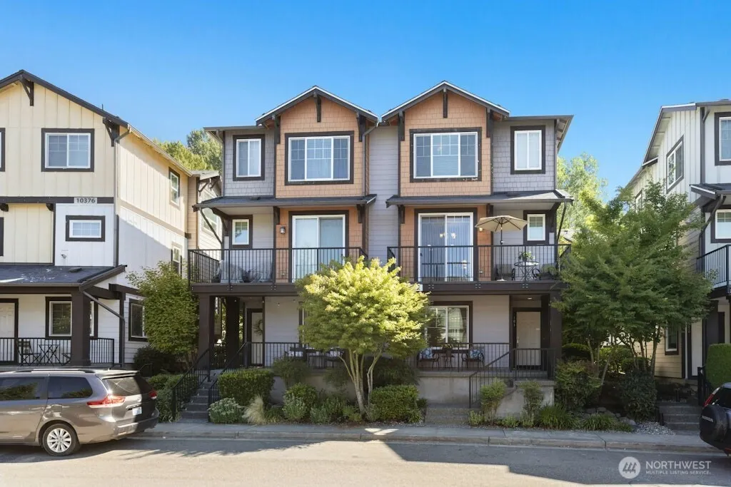 10372 156th Place NE #101, Redmond, WA 98052