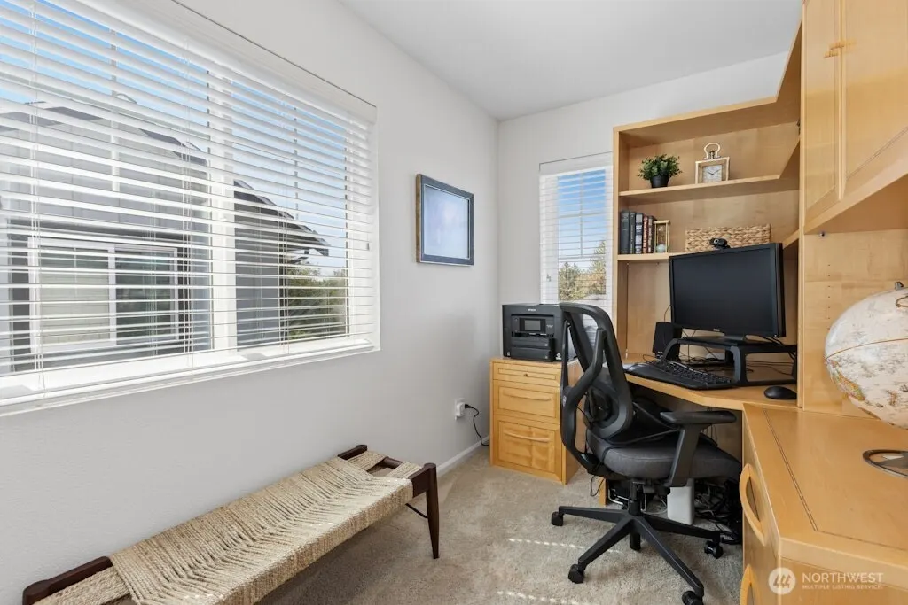 10372 156th Place NE #101, Redmond, WA 98052