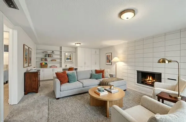609 168th Avenue NE, Bellevue, WA 98008