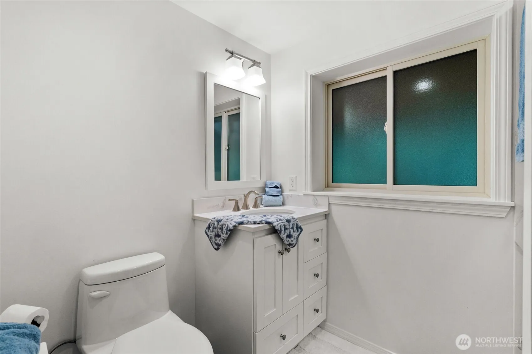 25235 SE Mirrormont Drive , Issaquah, WA 98027