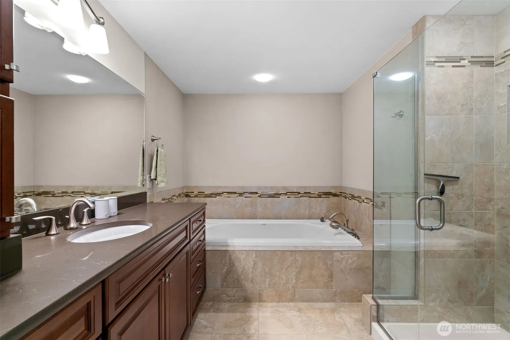 25235 SE Mirrormont Drive , Issaquah, WA 98027