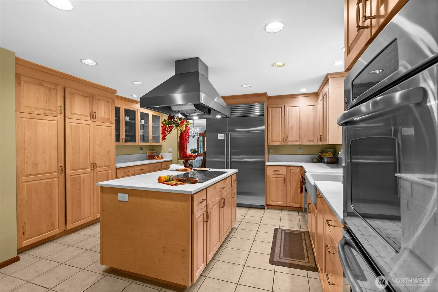 25235 SE Mirrormont Drive , Issaquah, WA 98027