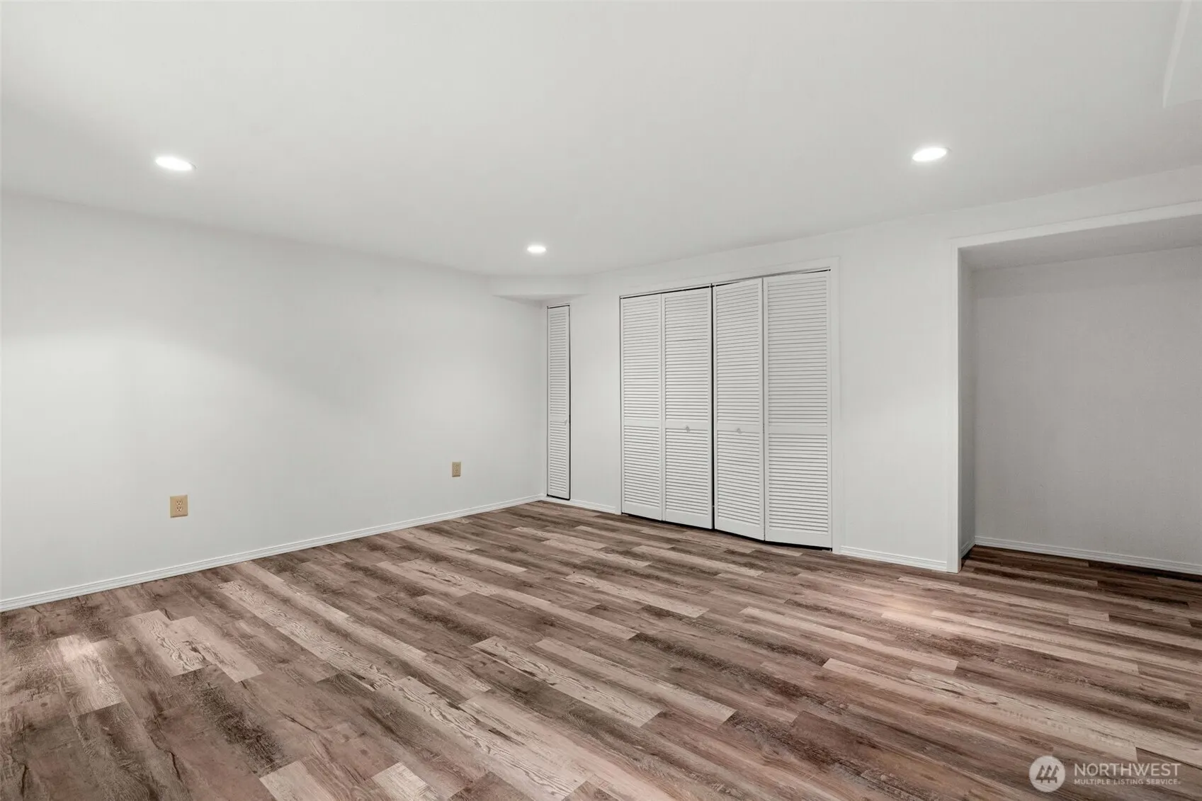 25235 SE Mirrormont Drive , Issaquah, WA 98027