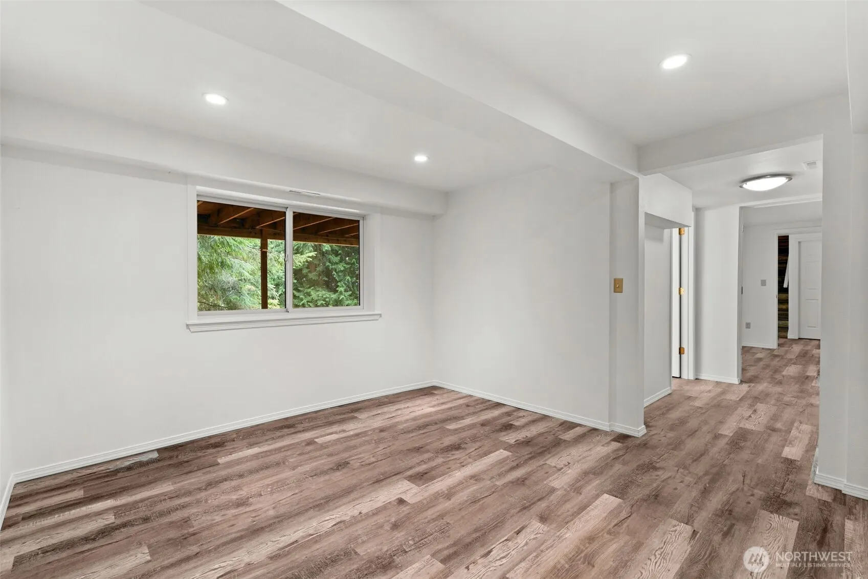 25235 SE Mirrormont Drive , Issaquah, WA 98027