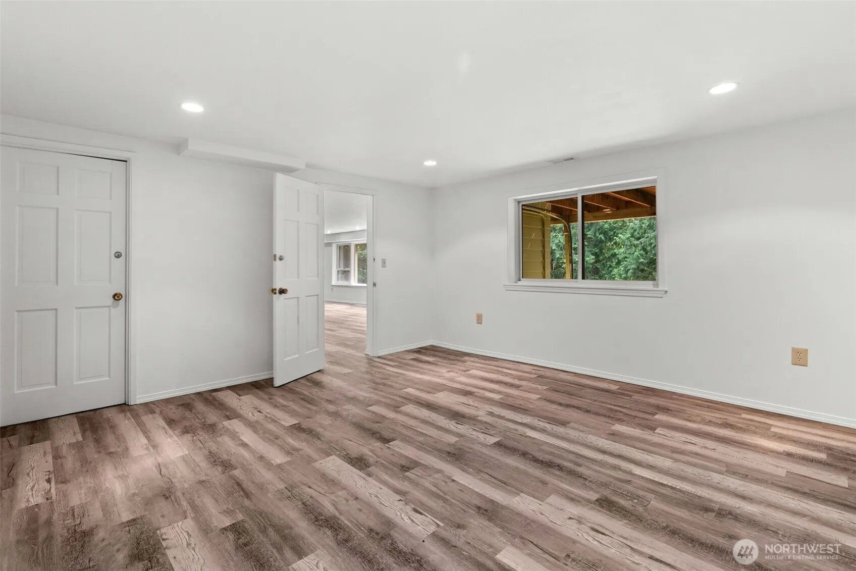 25235 SE Mirrormont Drive , Issaquah, WA 98027