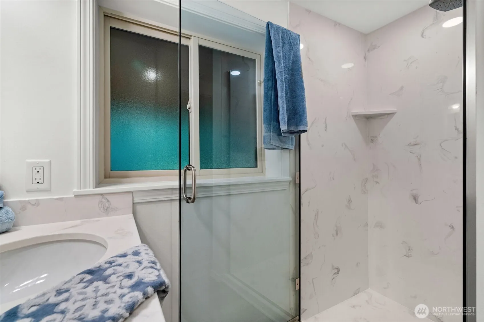 25235 SE Mirrormont Drive , Issaquah, WA 98027