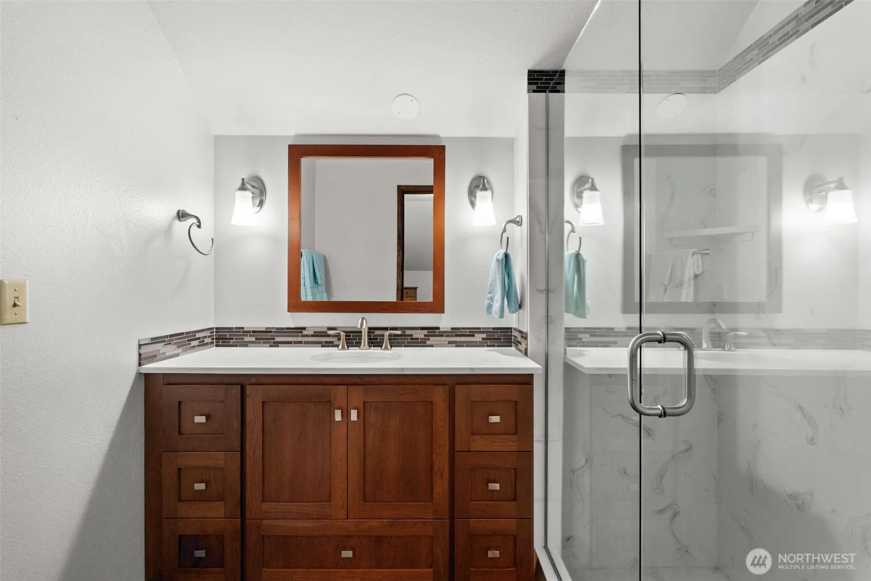 25235 SE Mirrormont Drive , Issaquah, WA 98027