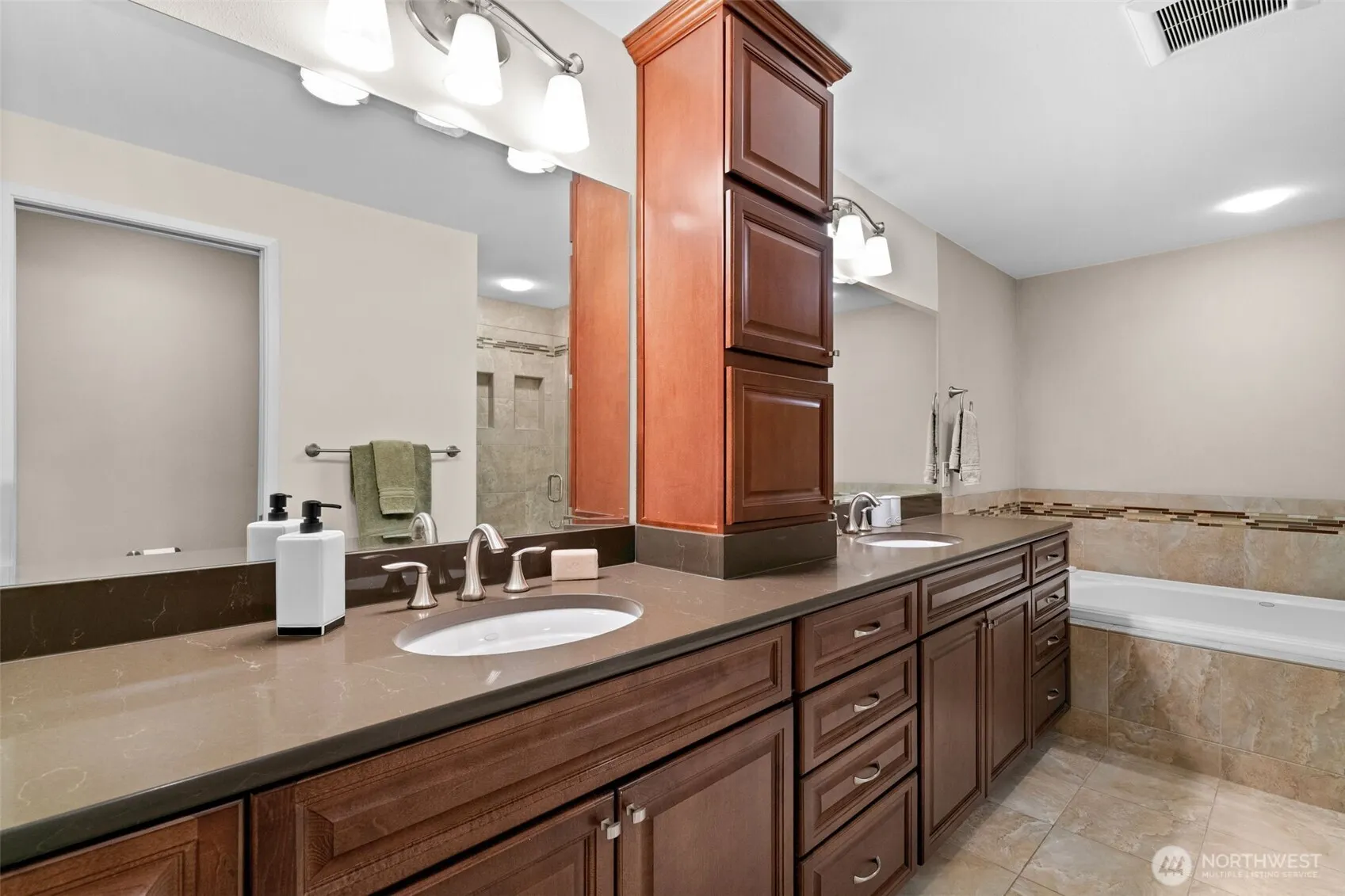 25235 SE Mirrormont Drive , Issaquah, WA 98027