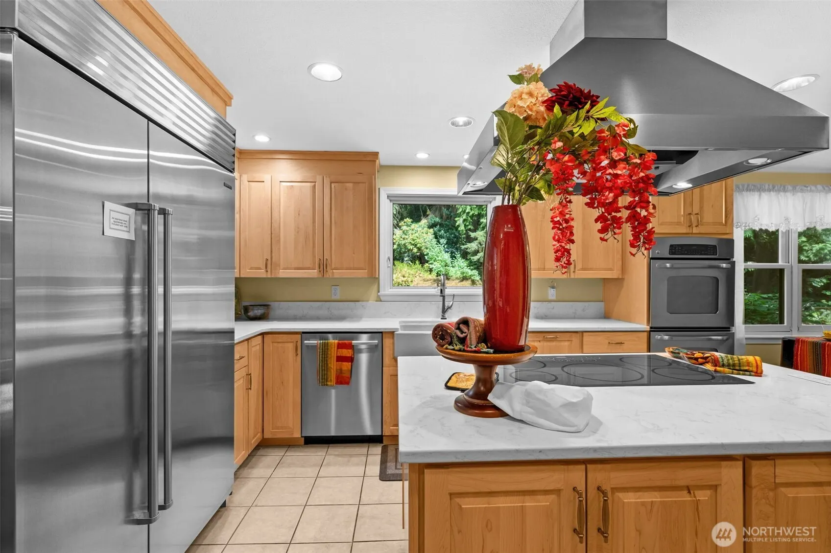 25235 SE Mirrormont Drive , Issaquah, WA 98027