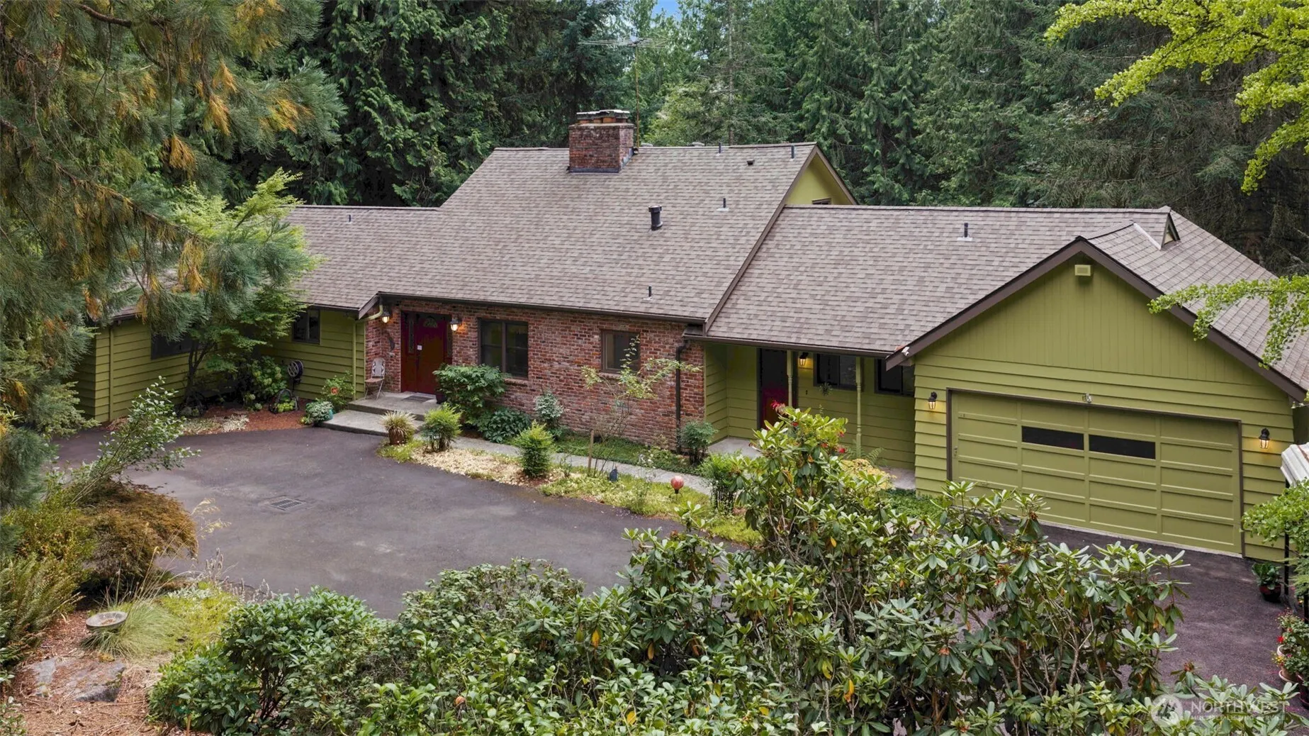 25235 SE Mirrormont Drive , Issaquah, WA 98027