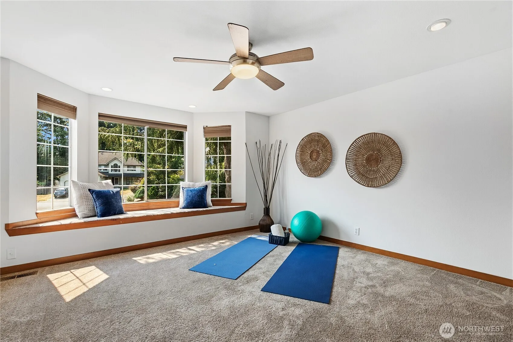 23046 NE 19th Drive , Sammamish, WA 98074