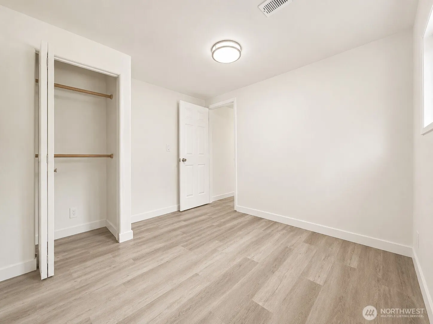 2502 202nd Place SW, Lynnwood, WA 98036