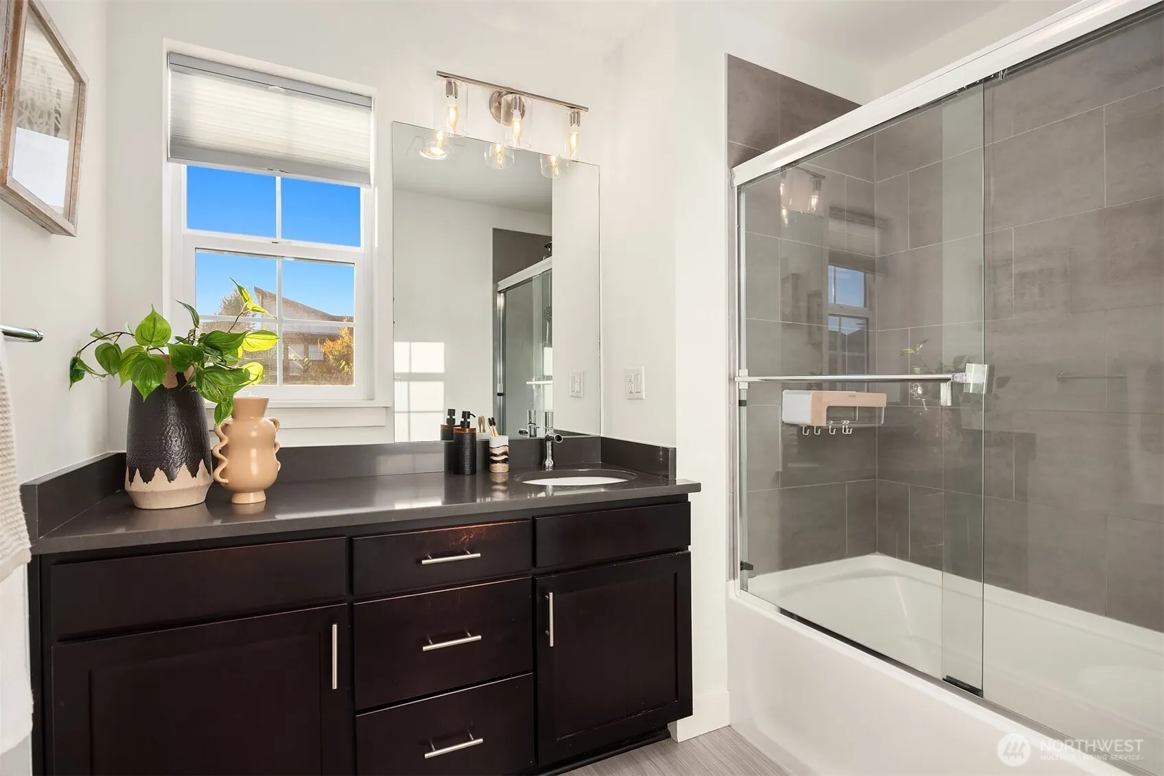 957 Pine Crest Circle NE, Issaquah, WA 98029