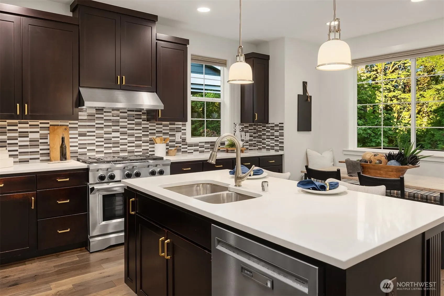 957 Pine Crest Circle NE, Issaquah, WA 98029