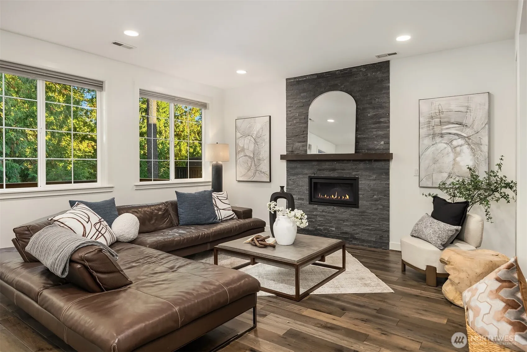 957 Pine Crest Circle NE, Issaquah, WA 98029