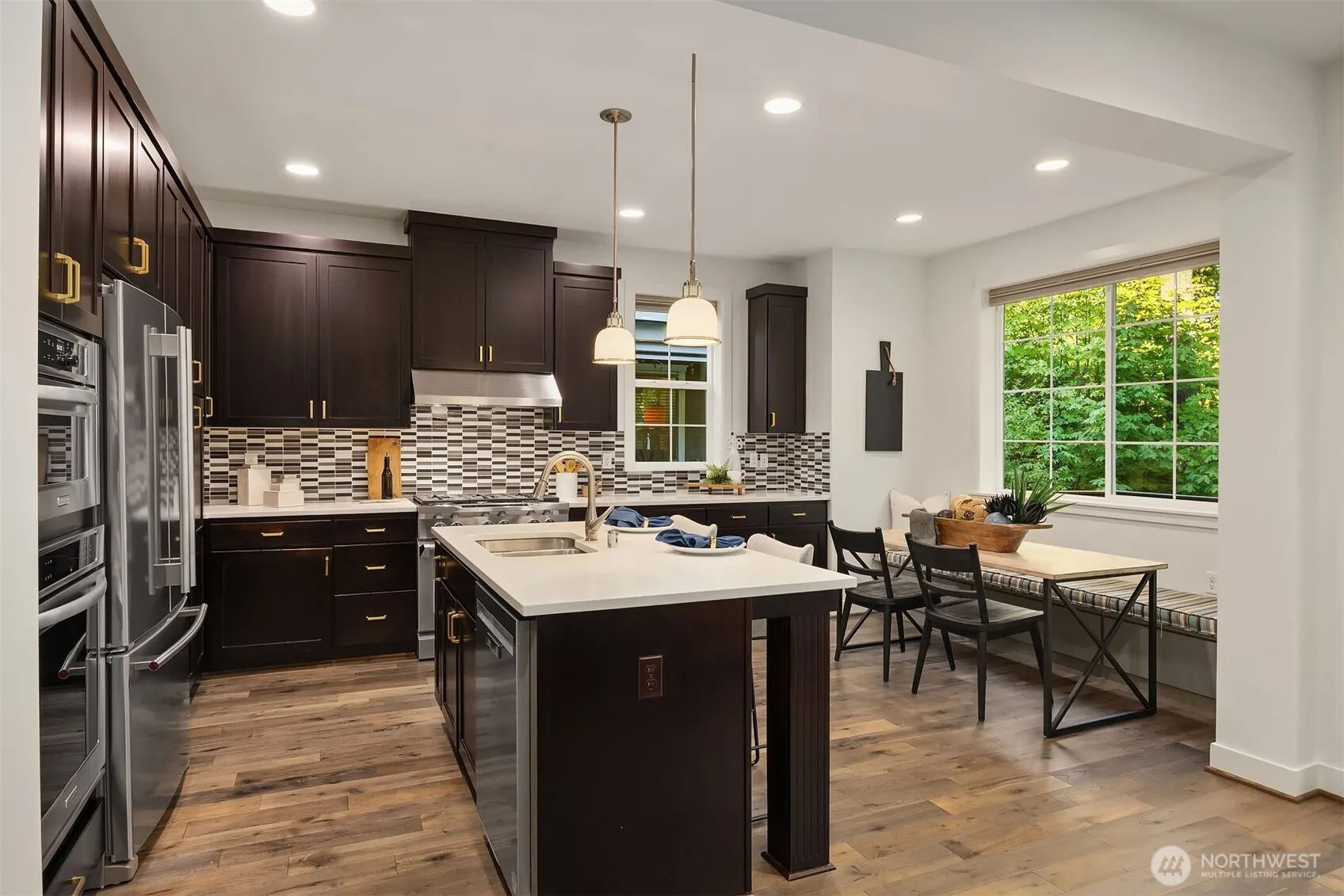 957 Pine Crest Circle NE, Issaquah, WA 98029