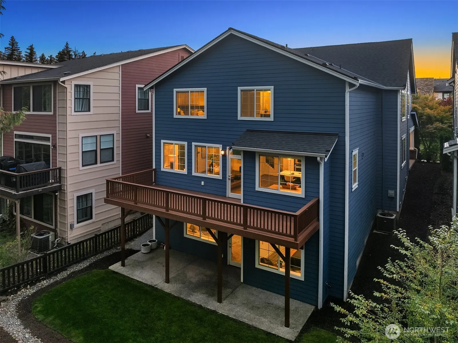 957 Pine Crest Circle NE, Issaquah, WA 98029