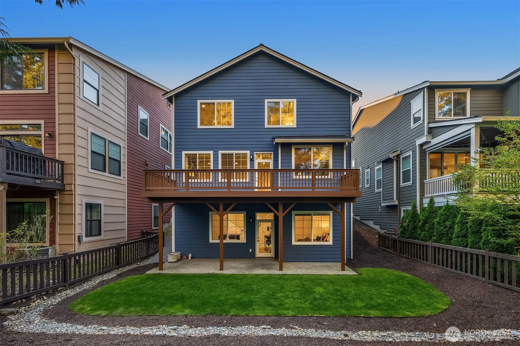 957 Pine Crest Circle NE, Issaquah, WA 98029