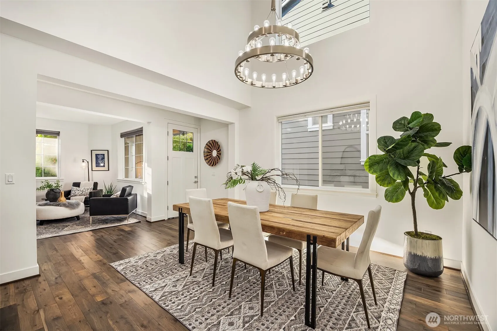 957 Pine Crest Circle NE, Issaquah, WA 98029