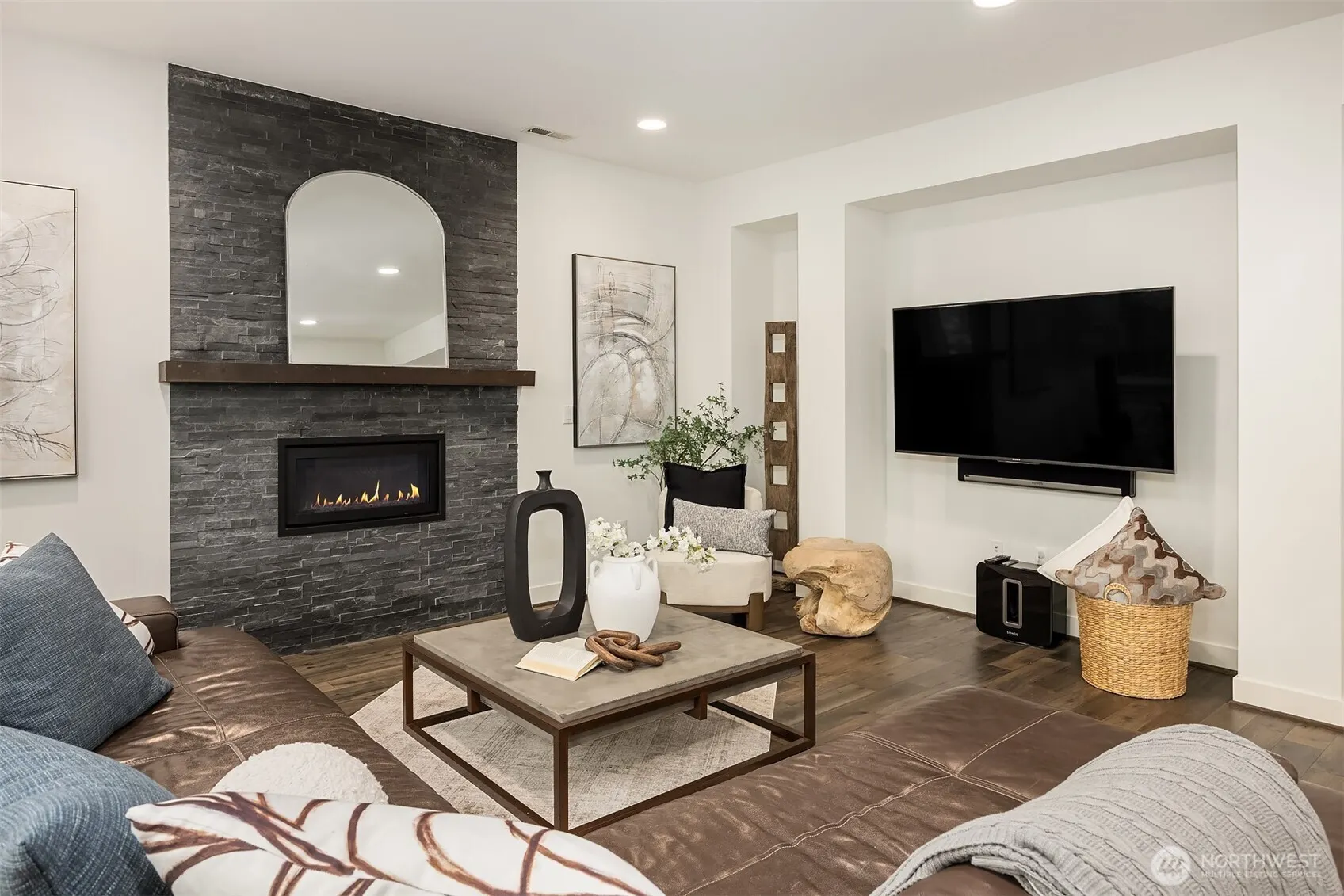 957 Pine Crest Circle NE, Issaquah, WA 98029