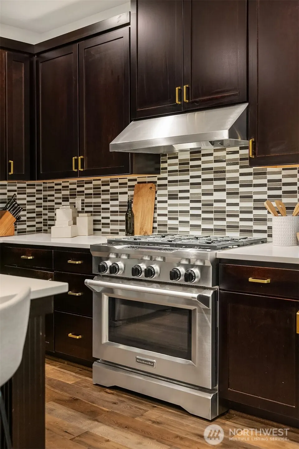 957 Pine Crest Circle NE, Issaquah, WA 98029