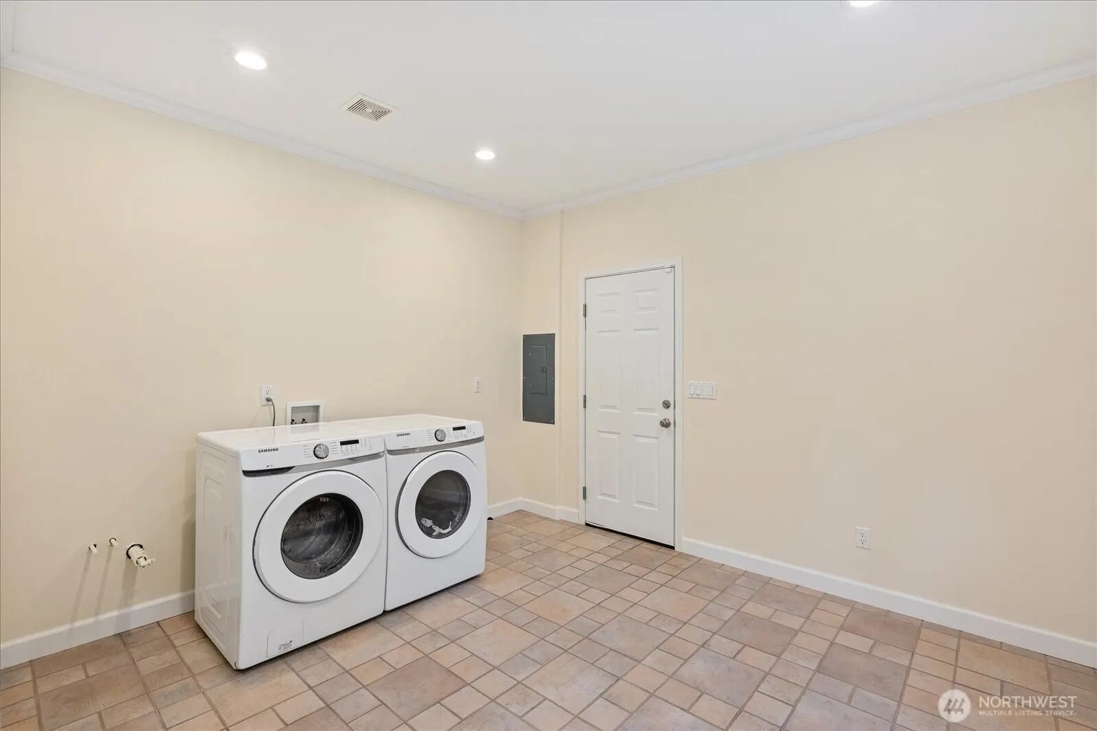 21810 57th Avenue SE, Woodinville, WA 98072