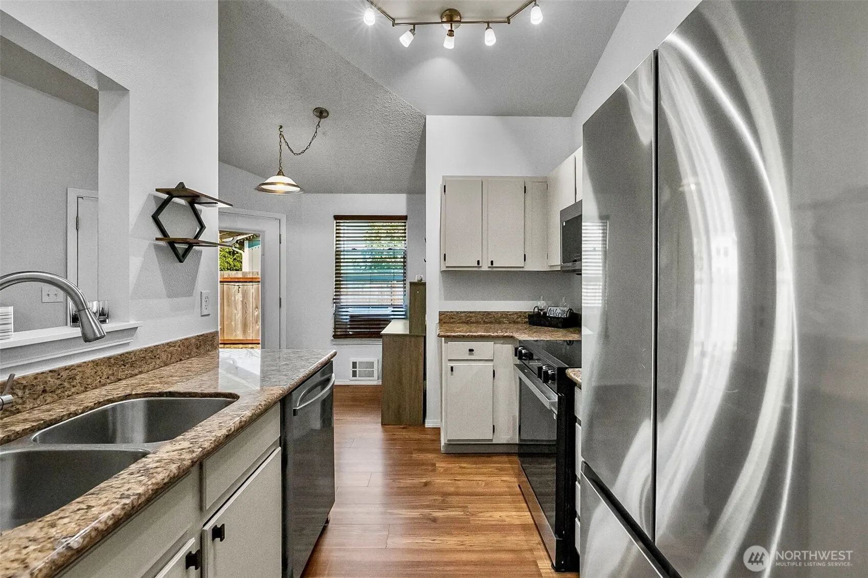 11510 SE 215th Street , Kent, WA 98031