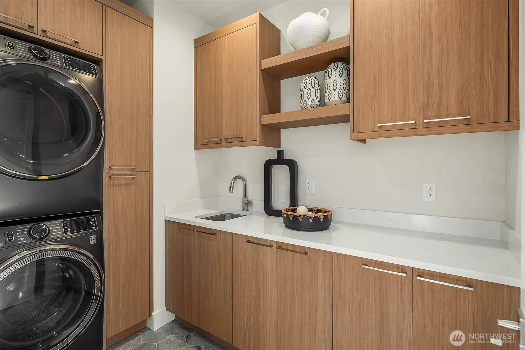 12622 SE 27th Street , Bellevue, WA 98005