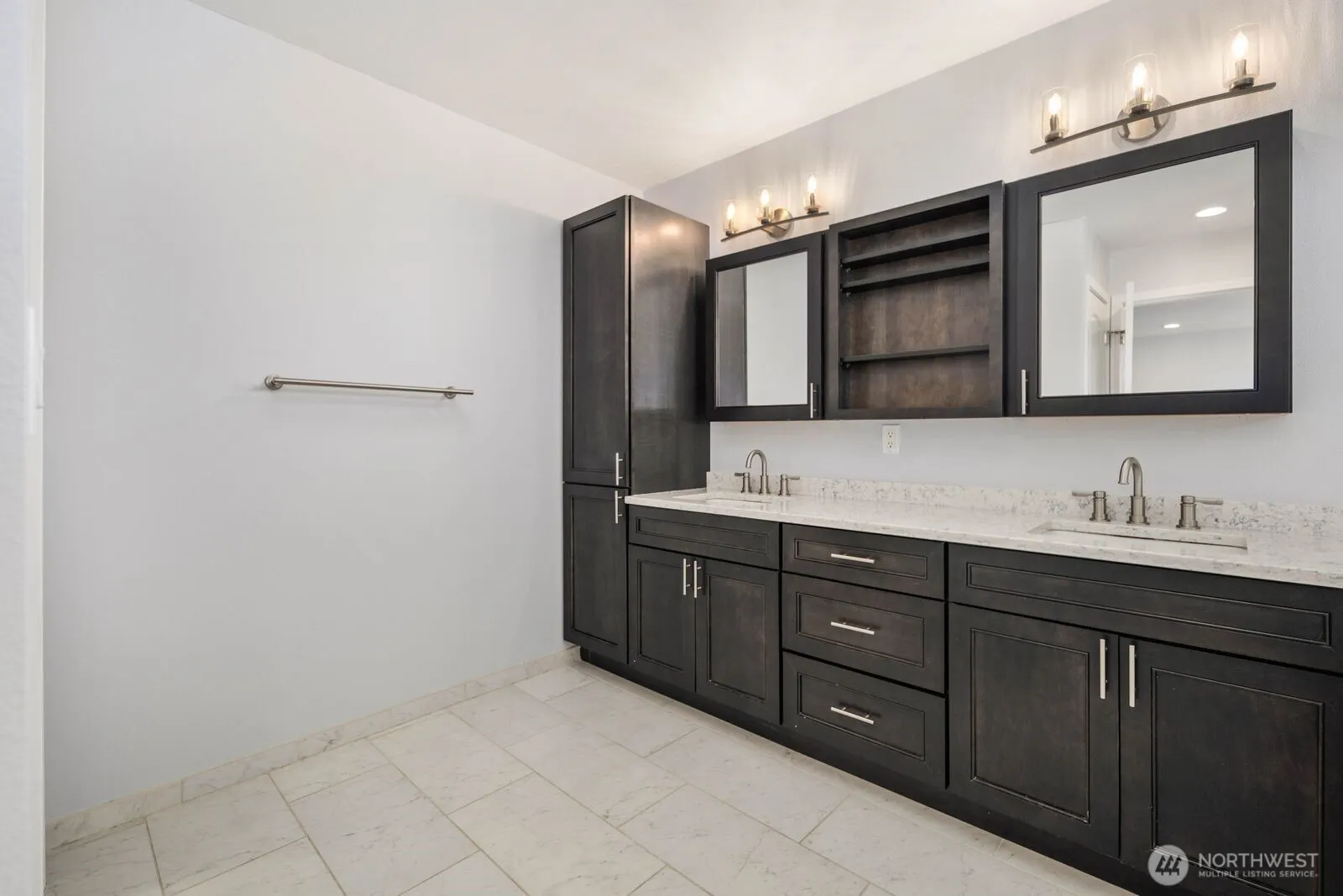14020 SE 282nd Street , Kent, WA 98042-3915