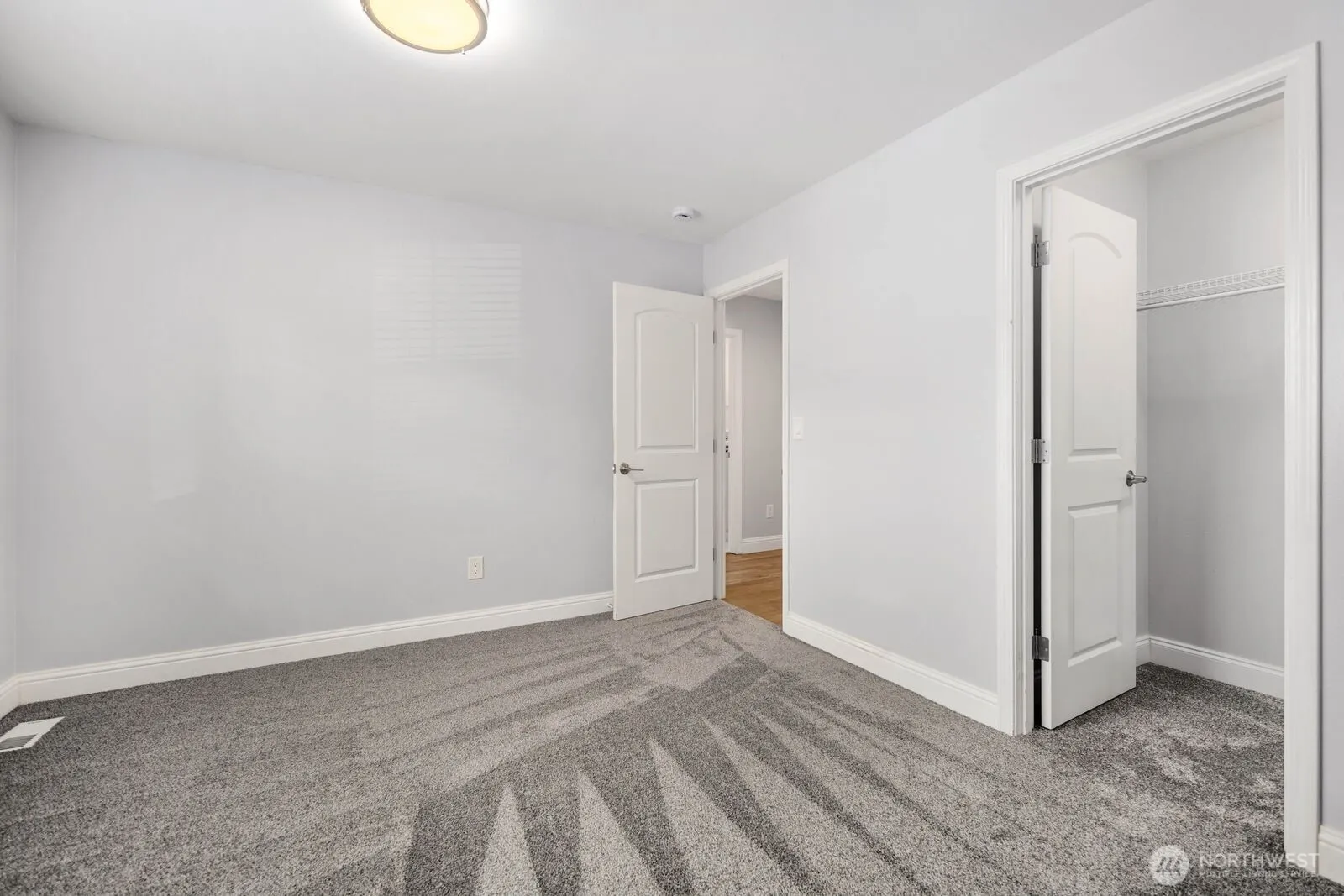 14020 SE 282nd Street , Kent, WA 98042-3915