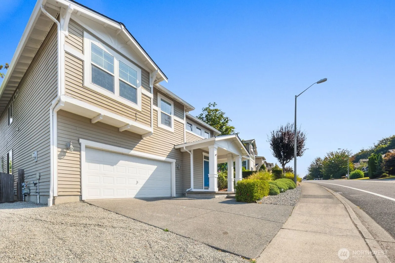 14020 SE 282nd Street , Kent, WA 98042-3915