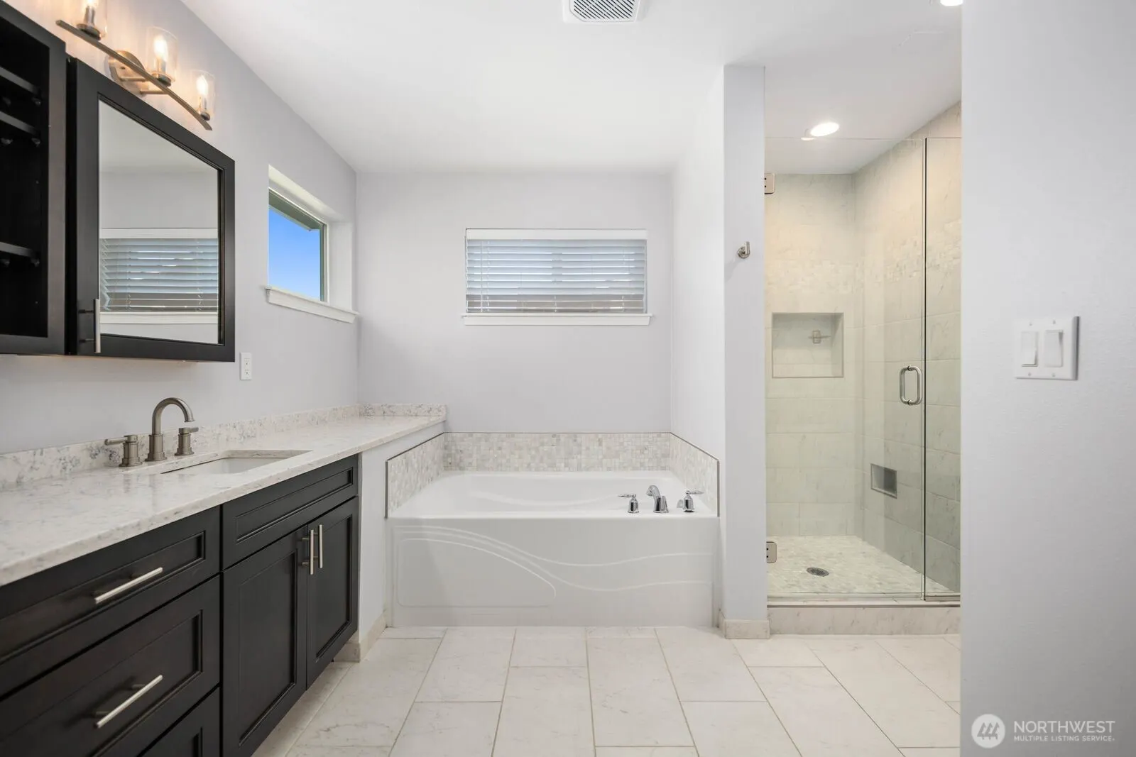14020 SE 282nd Street , Kent, WA 98042-3915