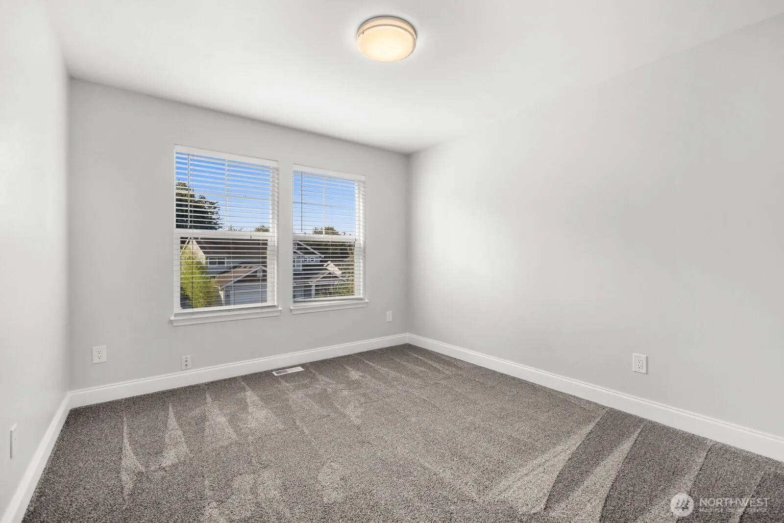 14020 SE 282nd Street , Kent, WA 98042-3915