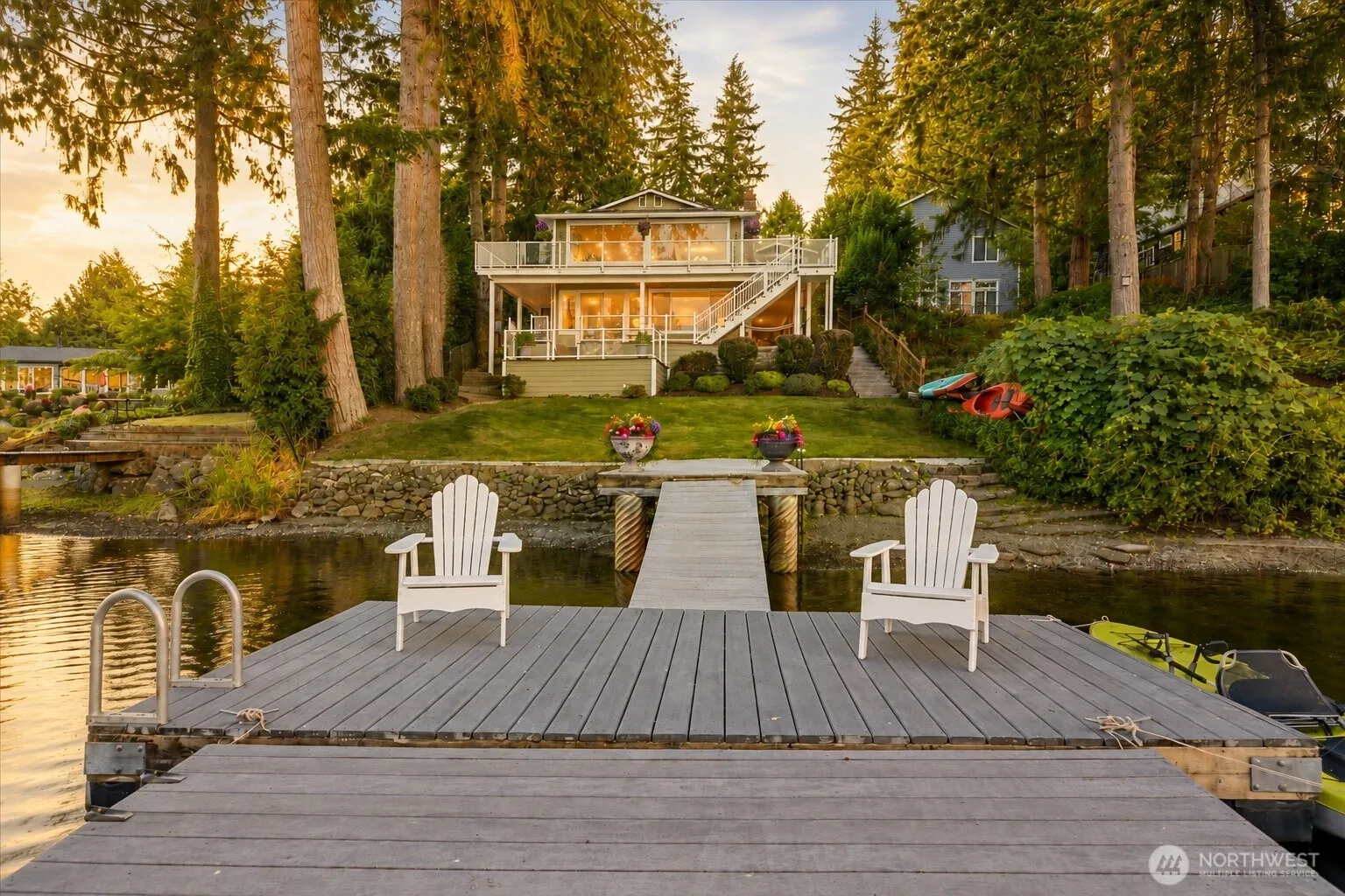 2053 E Beaver Lake Drive SE, Sammamish, WA 98075