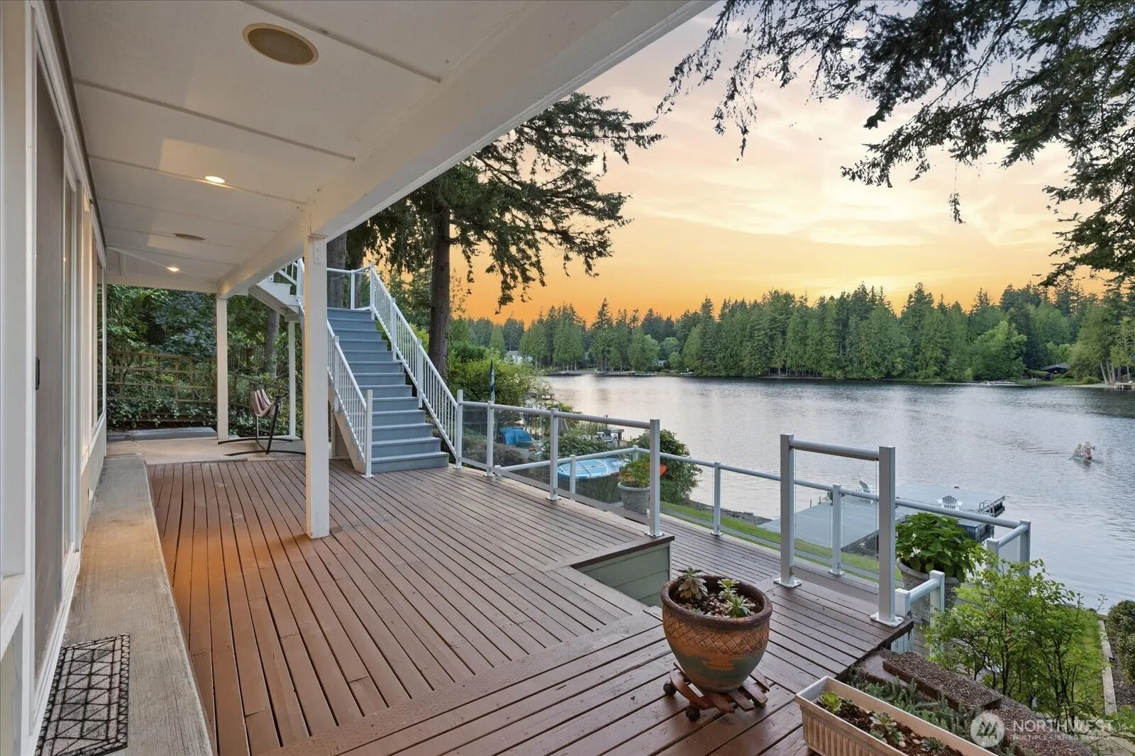 2053 E Beaver Lake Drive SE, Sammamish, WA 98075