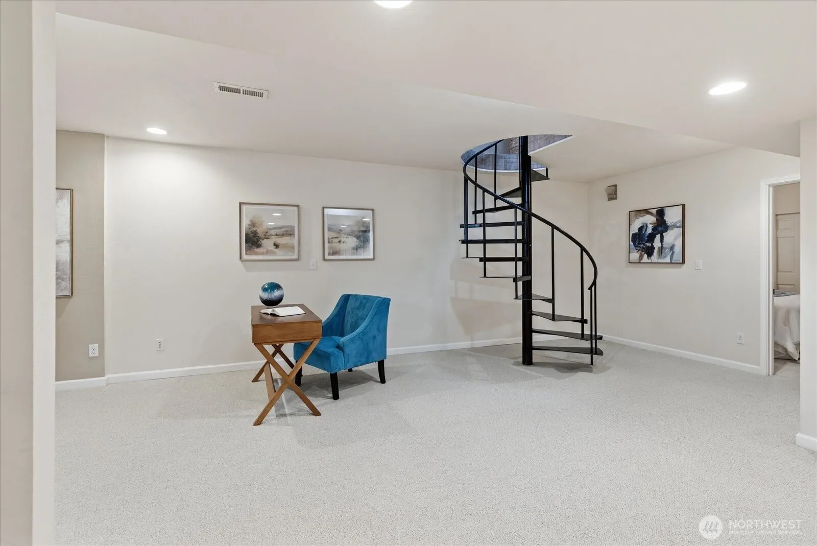 2053 E Beaver Lake Drive SE, Sammamish, WA 98075
