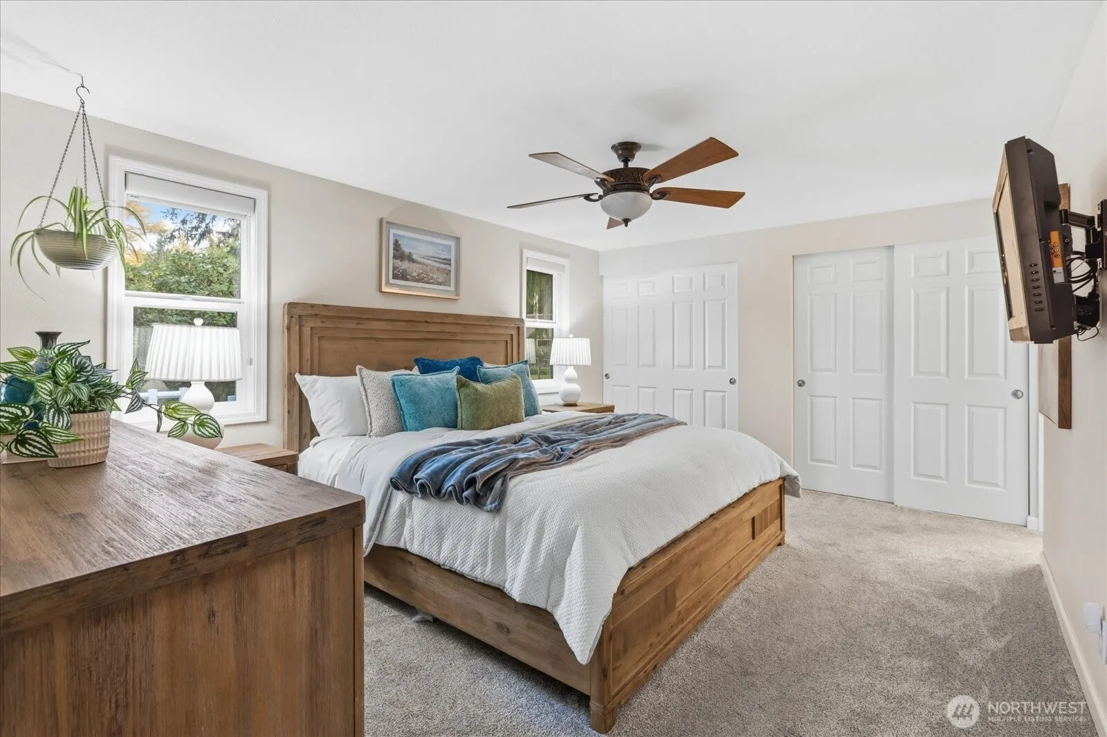 2053 E Beaver Lake Drive SE, Sammamish, WA 98075
